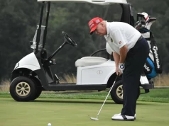 Samoloty wleciały nad pole golfowe Trumpa. Dowództwo poderwało F-16