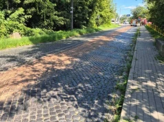 Motocyklista wywrócił się na plamie. Ciągnęła się przez kilometr!