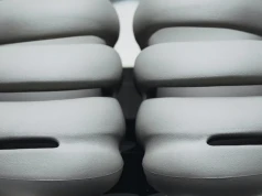 Crocs wybierają się do przyszłości z futurystycznymi butami w nowym wydaniu
