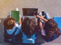 Telefon do szkoły? To już nie takie oczywiste. Rodzice muszą wybrać inny sprzęt