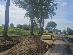 Ruszyły prace na DW 188 za Zakrzewem. Powstanie nowa droga i ścieżka rowerowa
