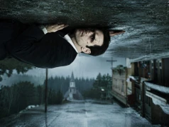 Seria MIASTECZKO WAYWARD PINES, świetny thriller SCI-FI, który połączył twórców Stranger Things i Szóstego zmysłu