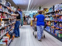 Polacy wskazali, co ich wkurza na zakupach. Co trzeci mówił o alejkach