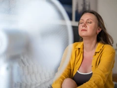 Zaduch w mieszkaniu w czasie upałów? Tak przywócisz świeży zapach