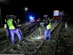 Tramwaj miał ciągnąć 18-latkę przez 20 metrów. Dziewczyna w śpiączce