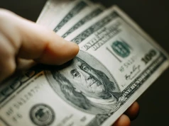 Dolar mocno stracił w dwa tygodnie. Co się dzieje z amerykańską walutą?