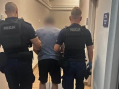 Miał obnażać się na balkonie przy przedszkolu. 64-letni Ukrainiec okazał się ścigany Czerwoną Notą Interpolu