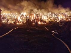 Spłonęło 200 bel słomy. Ferma kaczek stoi na granicy przetrwania