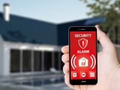 Skuteczny alarm w domu nie musi być skomplikowany. Jak dobrać go do zagrożeń?