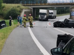 CZOŁOWE ZDERZENIE NA DK11! Dwie osoby trafiły do szpitala