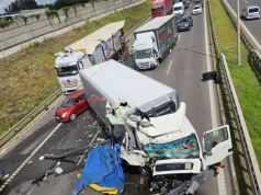 Zderzenie ciężarówek na trasie S8. Droga zablokowana