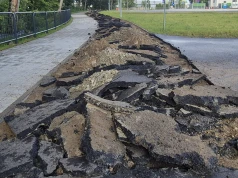 Tu asfaltu nie zerwał rolnik. To nowa ścieżka rowerowa