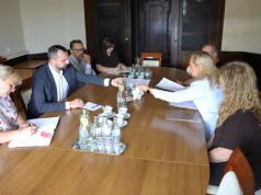 "Chcemy zaprotestować przeciwko systemowi". Rodzice z jednego z "przedszkoli konkursowych" u prezydenta miasta