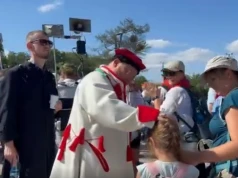 46. Piesza Pielgrzymka Krakowska dotarła na Jasną Górę. W czapce krakusce witał ją kardynał Grzegorz Ryś