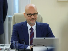 Dymisja to nie koniec? „Prawa ręka” Tuska może wylądować w TK