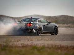 Czy Ford Mustang zostanie czterodrzwiowym sedanem?