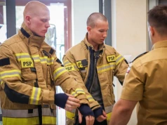 Nowi strażacy rozpoczynają służbę. Ich szkolenie odbędzie się w powiecie nowodworskim