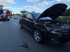 Oślepiło go słońce. Wjechał w Volvo (ZDJĘCIA)