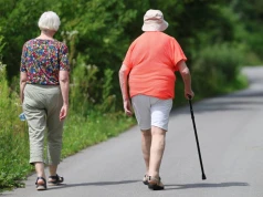 2150 zł miesięcznie dla seniora. Ale pieniędzy z bonu nie zobaczą na koncie