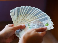 Nawet 2,4 tys. zł do końca sierpnia. Nie wszyscy rodzice dostaną przelew