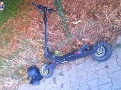 14-latek przewrócił się na hulajnodze w Krasnymstawie. Uderzył głową w chodnik