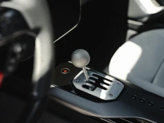 Ferrari 12Cilindri w ostrzejszej wersji. Więcej aerodynamiki i manualna skrzynia