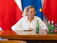 Nauczyciele polskiego dostaną nowe obowiązki. Uczniowie będą musieli wyjść z ławek