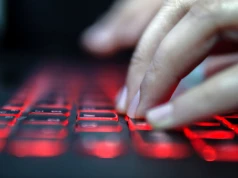 Bez znajomości hasła można zalogować się do SharePointa jako admin.