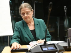 Krystyna Pawłowicz pod lupą! Media społecznościowe zagrożą jej emeryturze?!
