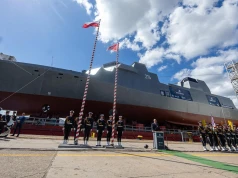 Gdynia. Uroczystość chrztu pierwszej jednostki programu „Miecznik”, fregaty ORP Wicher. Tusk: „Dzisiaj Burza, Huragan”