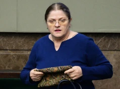 Aktywność Krystyny Pawłowicz może pozbawić ją emerytury? Ekspert stawia sprawę jasno