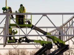 Coraz więcej firm upada w Polsce, coraz mniej rejestruje się nowych. Najnowsze dane