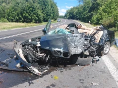 BMW kompletnie zniszczone. Śmiertelny wypadek we Frampolu