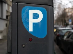 Płatne parkowanie po raz pierwszy wejdzie do tej dzielnicy Warszawy. Winni pasażerowie?