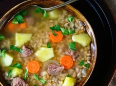 To na nich gotuję krupnik. Jest esencjonalny i pełen smaku, a stawy mniej strzelają