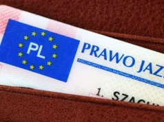 Miliony kierowców będą musiały wymienić prawa jazdy. Unijne przepisy zmieniają zasady