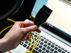 Jak zresetować ustawienia karty sieciowej w przypadku problemów?