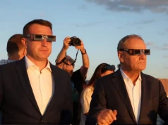 Rzecznik rządu zerwał hamulce żenady. Ze swoim szefem bawią się w "facetów w czerni"
