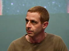 Jeremy Strong o roli Marka Zuckerberga. "Nie chcą go potępić"