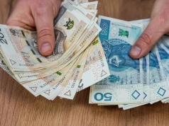 Masz 2687,67 zł emerytury lub renty? Przysługuje Ci dożywotnie 500+, znamy warunki programu. Wystarczy 1 wniosek