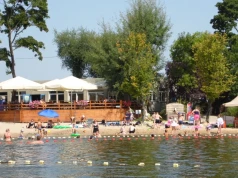 Odkryj letnie atrakcje nad jeziorem w Jezierzanach - rodzinny wypoczynek i półkolonie