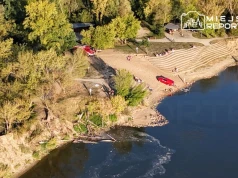 Brat zgłosił zaginięcie siostry. Auto było obok pola golfowego przy rzece. W trakcie poszukiwań ciało kobiety znaleziono w Wiśle