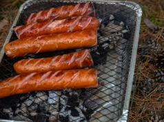 Chcą wprowadzić zakaz grillowania. Sklepy zaczęły wycofywać produkty