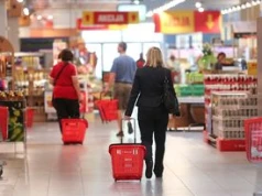 Porównali ceny w sklepach. Oto najdroższa sieć handlowa