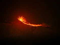 Etna znów paraliżuje Sycylię. Lotnisko w Katanii zamknięte