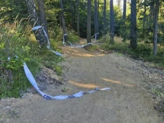 Wykonawca remontuje, a rowerzyści niszczą. Enduro Trails apeluje o respektowanie zakazu na Twisterze