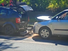 Potężne utrudnienia w ruchu po zderzeniu trzech aut na Wincentego Pola
