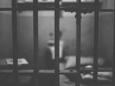 W polskich więzieniach znów przybywa osadzonych