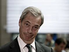 Farage znów posłem. Co jego powrót oznacza dla imigrantów w UK?
