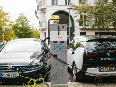 Przez ceny paliw Niemcy rezygnują z aut spalinowych i wybierają elektryczne